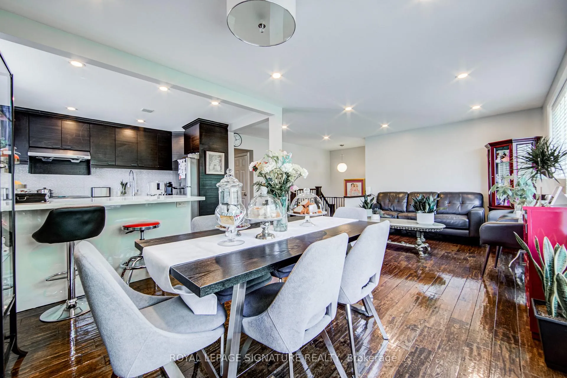 Photo 8 of 135 Rangoon Road, Etobicoke, Eringate-Centennial-West Deane — HOMEH