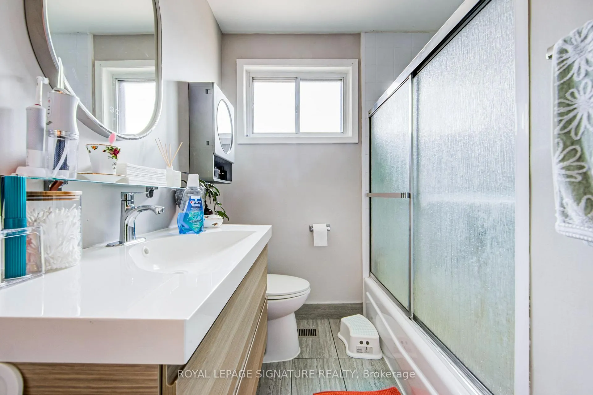 Photo 14 of 135 Rangoon Road, Etobicoke, Eringate-Centennial-West Deane — HOMEH