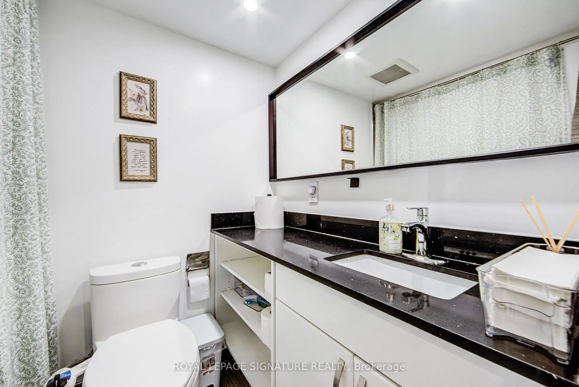 Photo 23 of 135 Rangoon Road, Etobicoke, Eringate-Centennial-West Deane — HOMEH