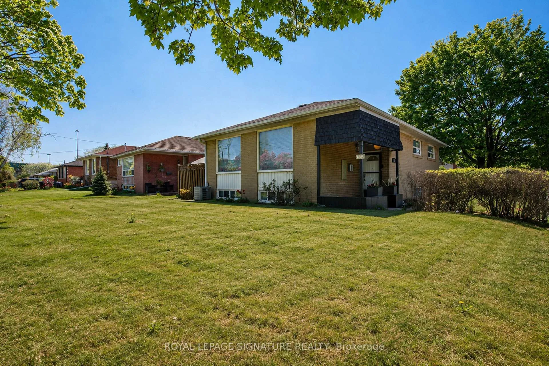 Photo 31 of 135 Rangoon Road, Etobicoke, Eringate-Centennial-West Deane — HOMEH