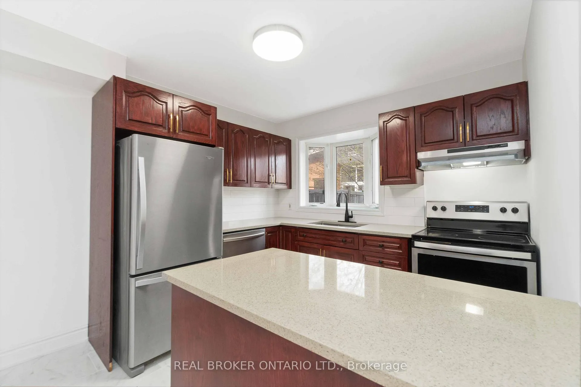 Photo 19 of 3 A Southpark Drive, Ottawa, Blackburn Hamlet — HOMEH
