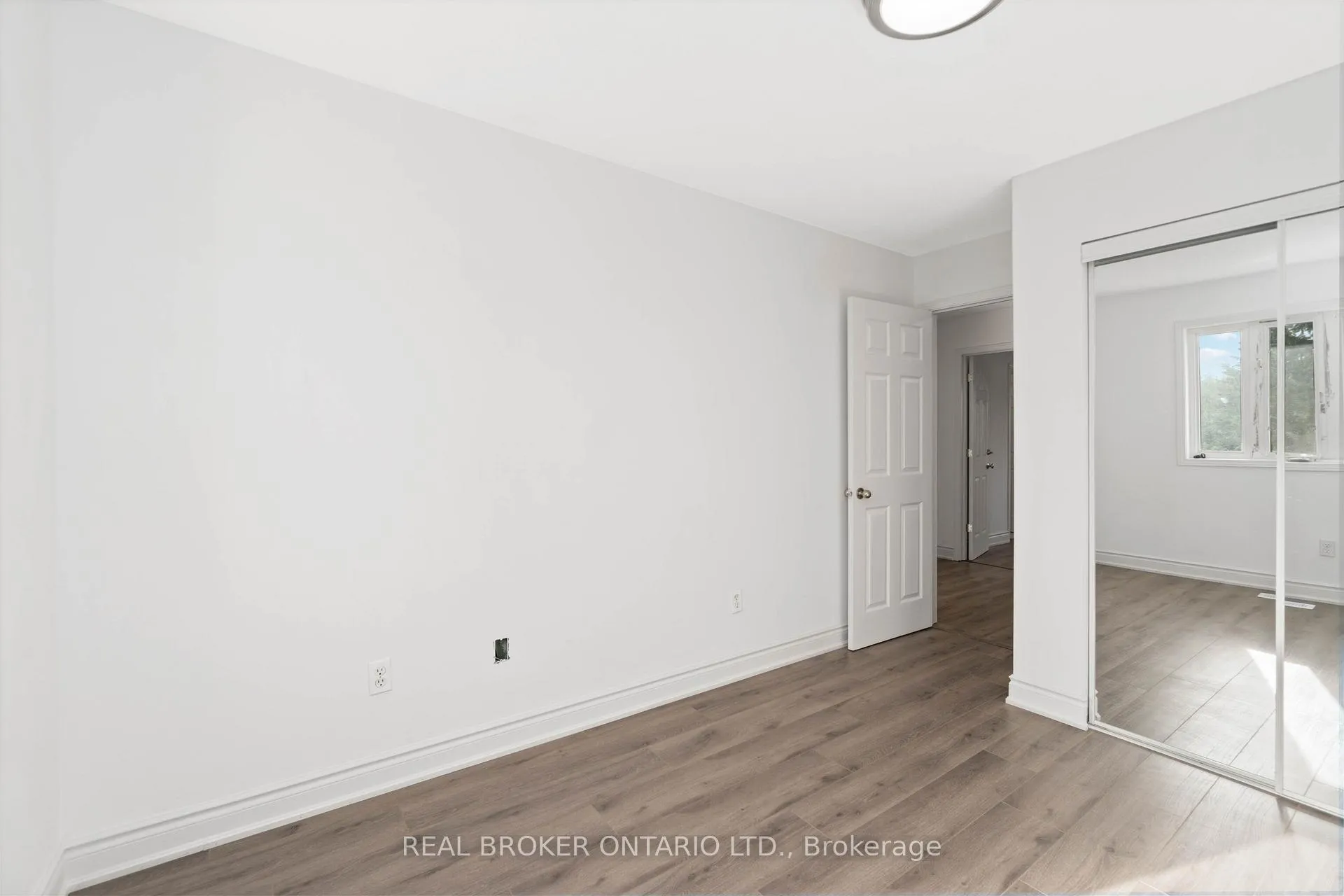 Photo 31 of 3 A Southpark Drive, Ottawa, Blackburn Hamlet — HOMEH