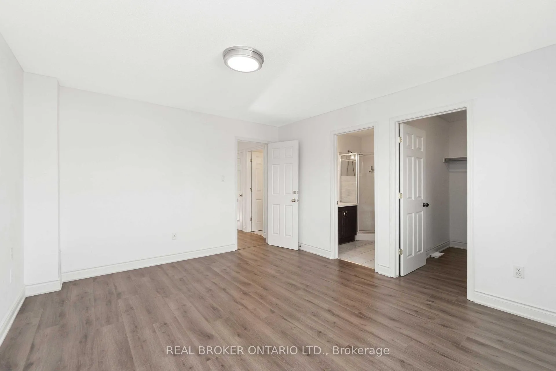 Photo 35 of 3 A Southpark Drive, Ottawa, Blackburn Hamlet — HOMEH