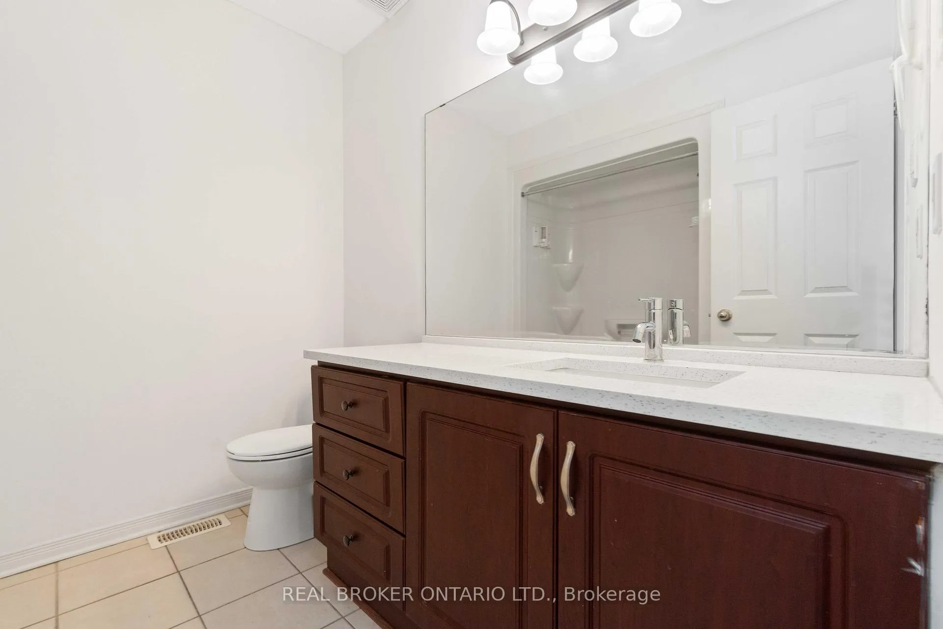 Photo 40 of 3 A Southpark Drive, Ottawa, Blackburn Hamlet — HOMEH