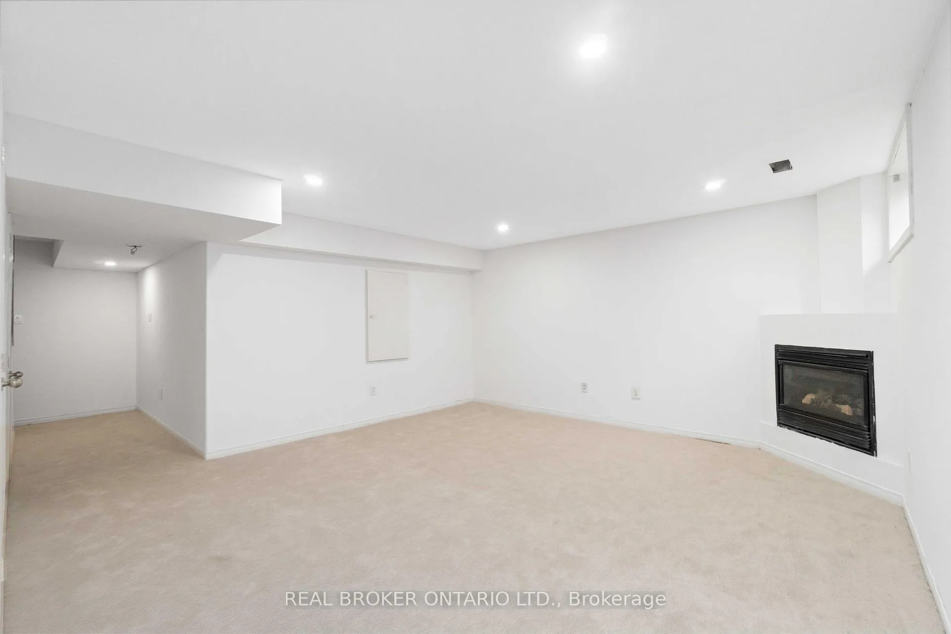 Photo 44 of 3 A Southpark Drive, Ottawa, Blackburn Hamlet — HOMEH