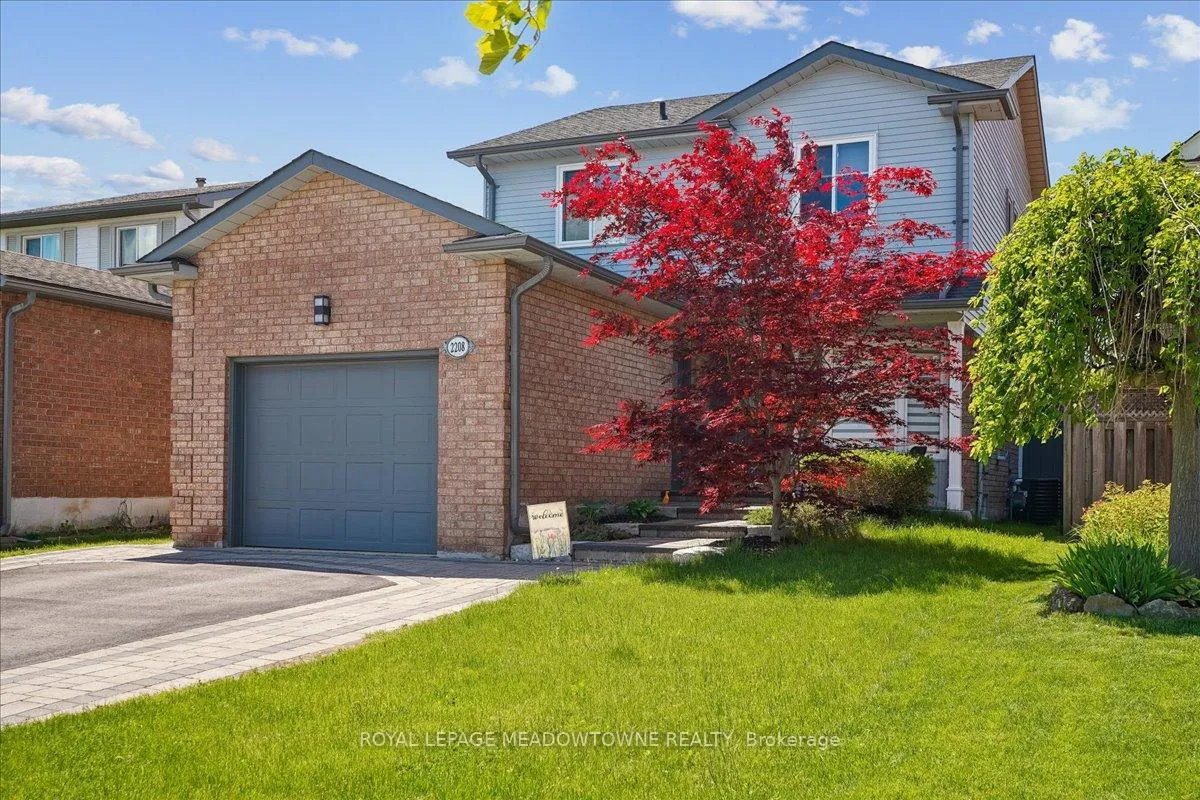 Photo 1 of 2208 Hunt Crescent, Burlington, Headon — HOMEH