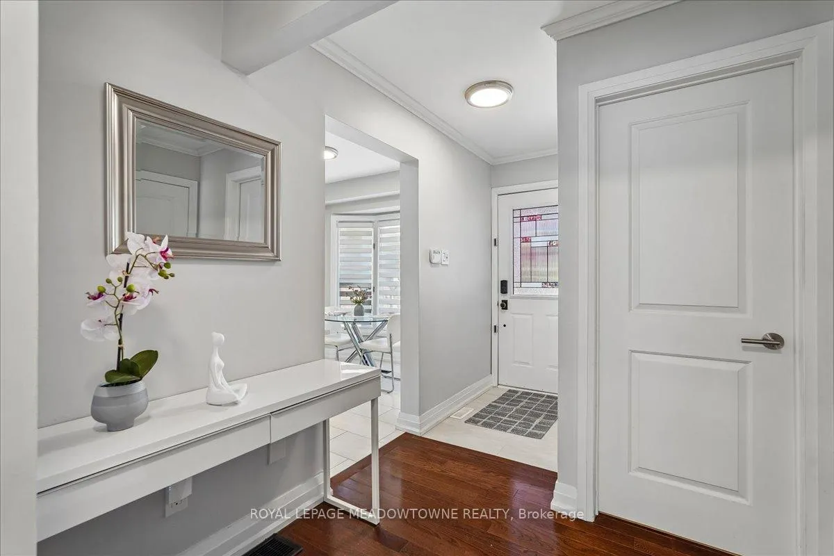 Photo 5 of 2208 Hunt Crescent, Burlington, Headon — HOMEH