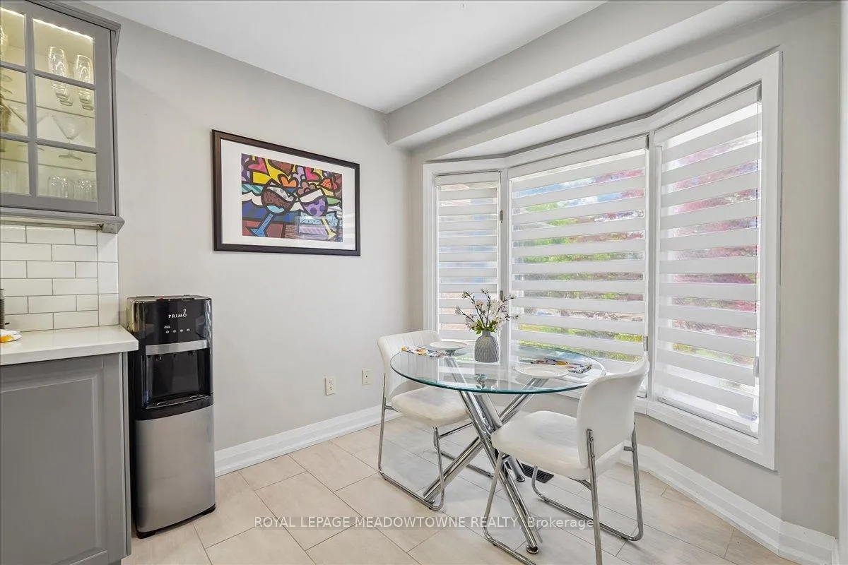 Photo 15 of 2208 Hunt Crescent, Burlington, Headon — HOMEH