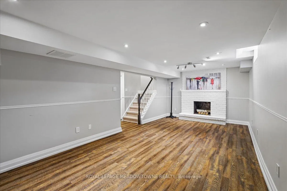 Photo 35 of 2208 Hunt Crescent, Burlington, Headon — HOMEH