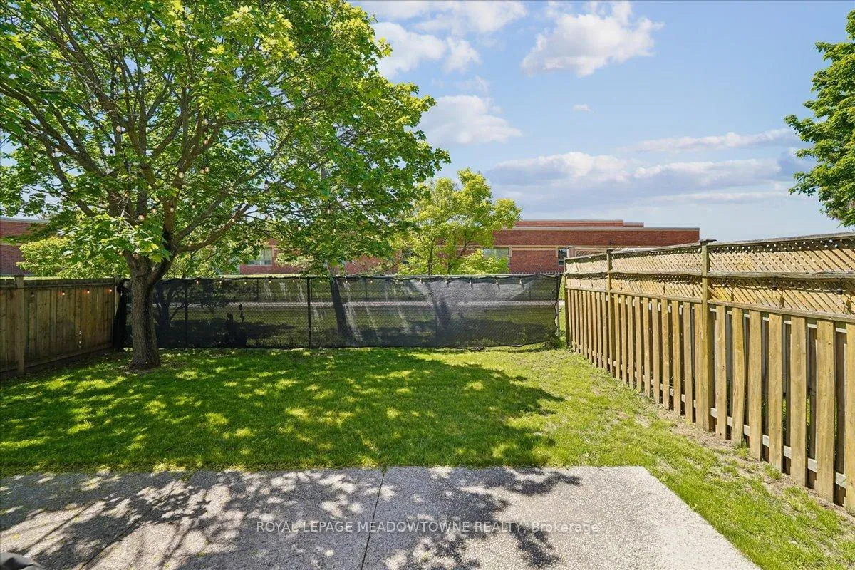 Photo 38 of 2208 Hunt Crescent, Burlington, Headon — HOMEH