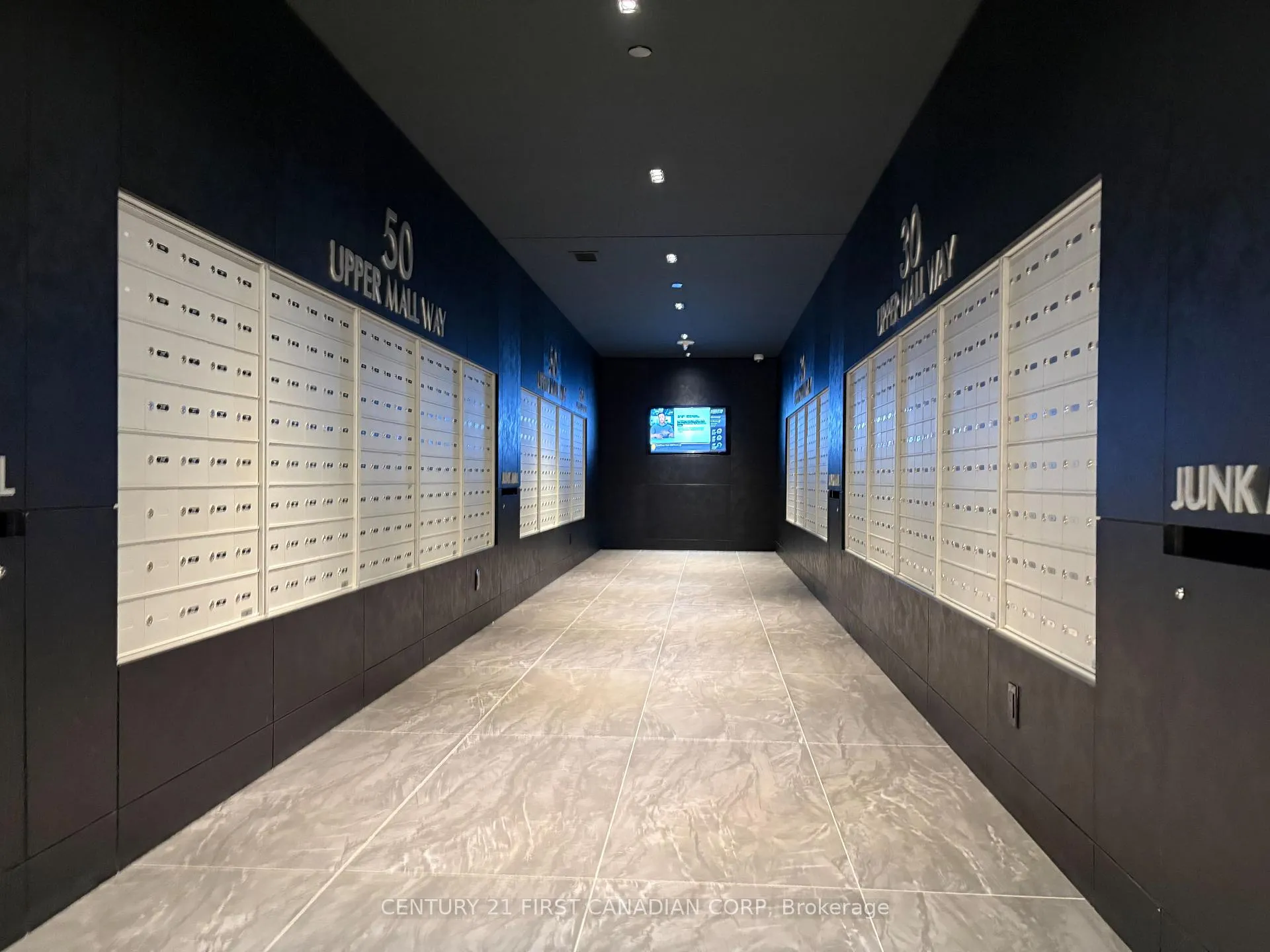 Photo 5 of Unit B-3011, 50 Upper Mall Way, Vaughan, Brownridge — HOMEH