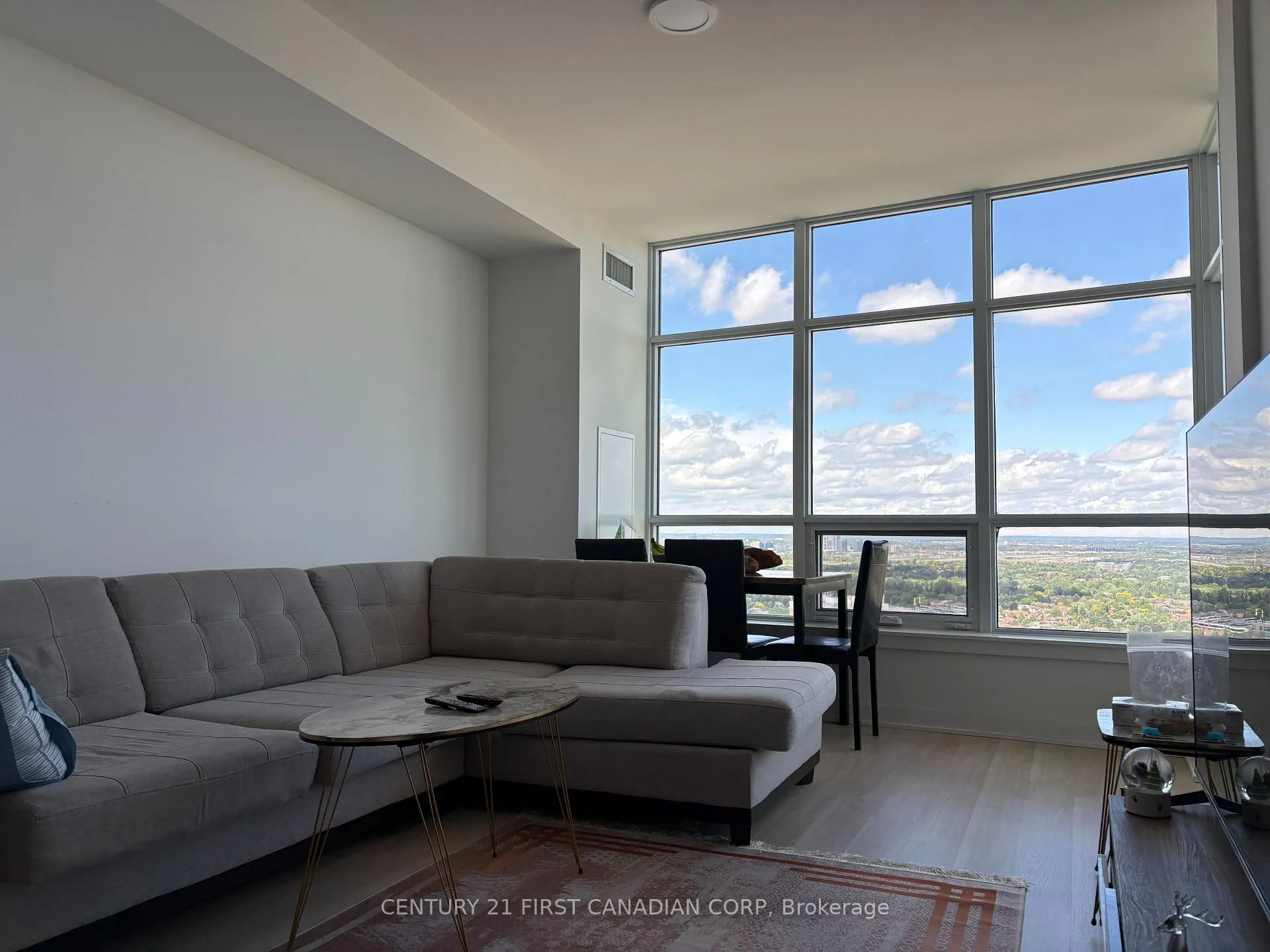 Photo 7 of Unit B-3011, 50 Upper Mall Way, Vaughan, Brownridge — HOMEH