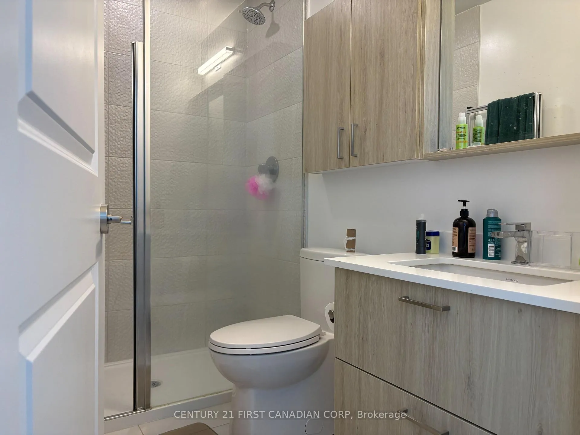 Photo 9 of Unit B-3011, 50 Upper Mall Way, Vaughan, Brownridge — HOMEH