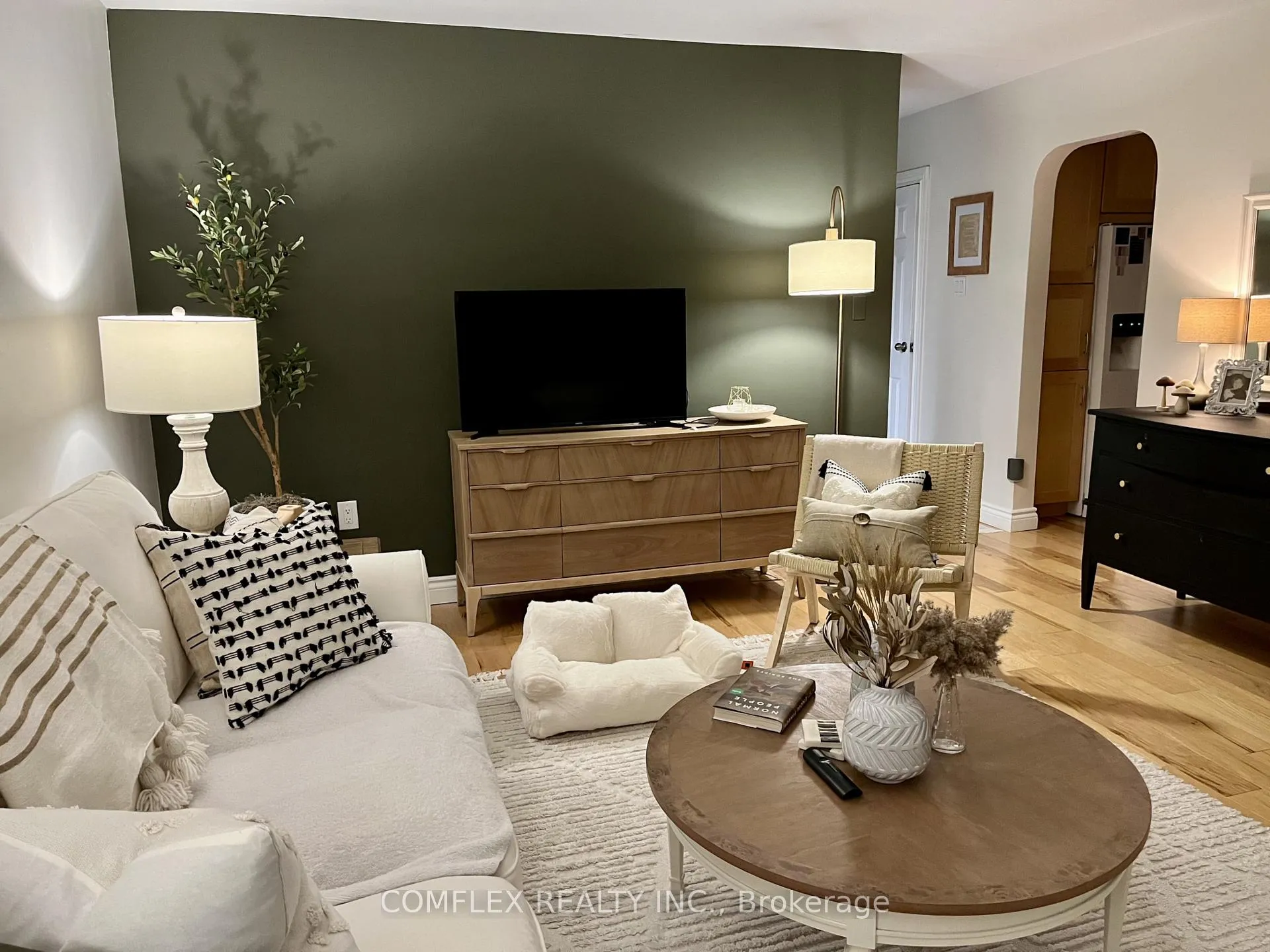 Photo 3 of Unit Upper, 40 Bascom Street, Uxbridge — HOMEH
