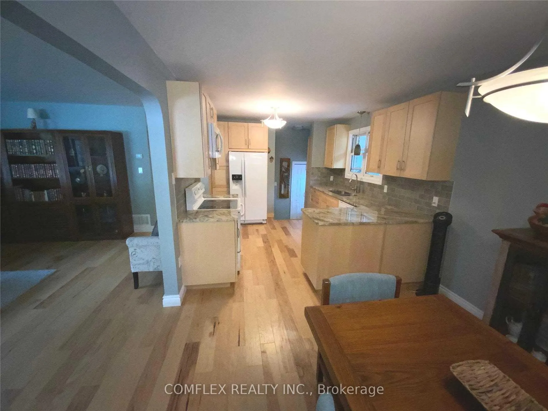 Photo 4 of Unit Upper, 40 Bascom Street, Uxbridge — HOMEH