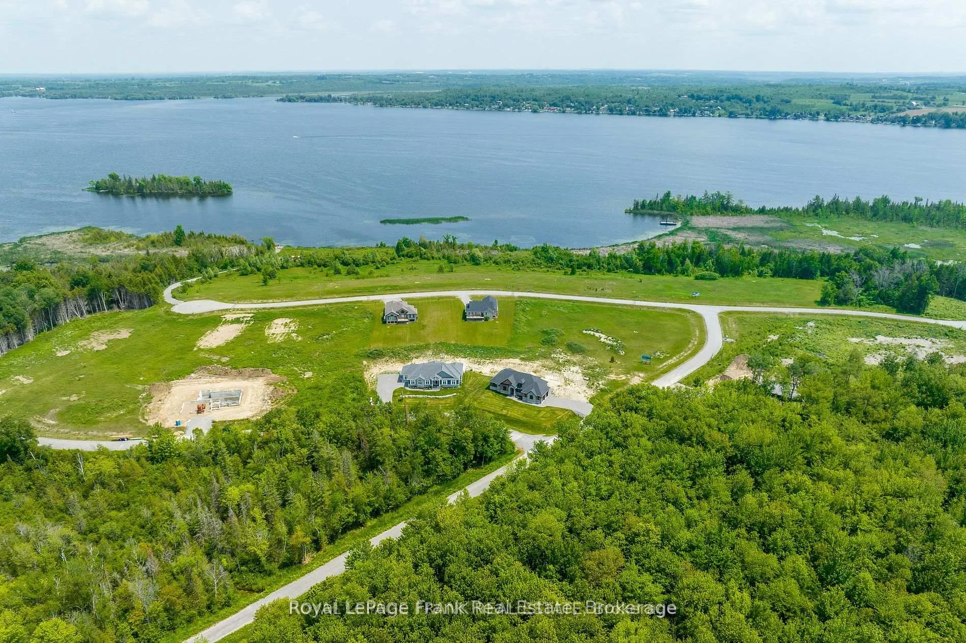 Photo 3 of 11 Nipigon Street, Kawartha Lakes, Fenelon Falls — HOMEH