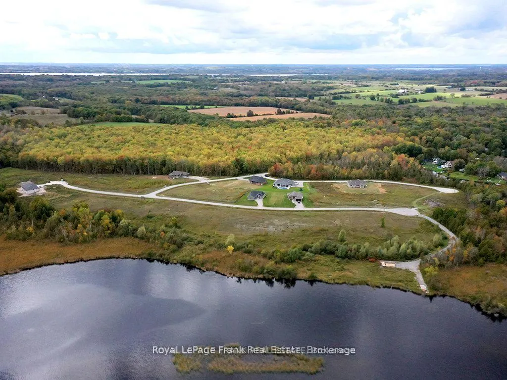 Photo 5 of 11 Nipigon Street, Kawartha Lakes, Fenelon Falls — HOMEH