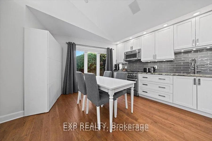 Photo 4 of Unit B, 18 Ivylea Street, Ottawa, Craig Henry/Woodvale — HOMEH