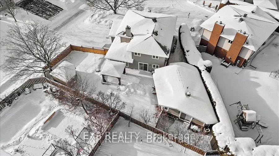 Photo 12 of Unit B, 18 Ivylea Street, Ottawa, Craig Henry/Woodvale — HOMEH