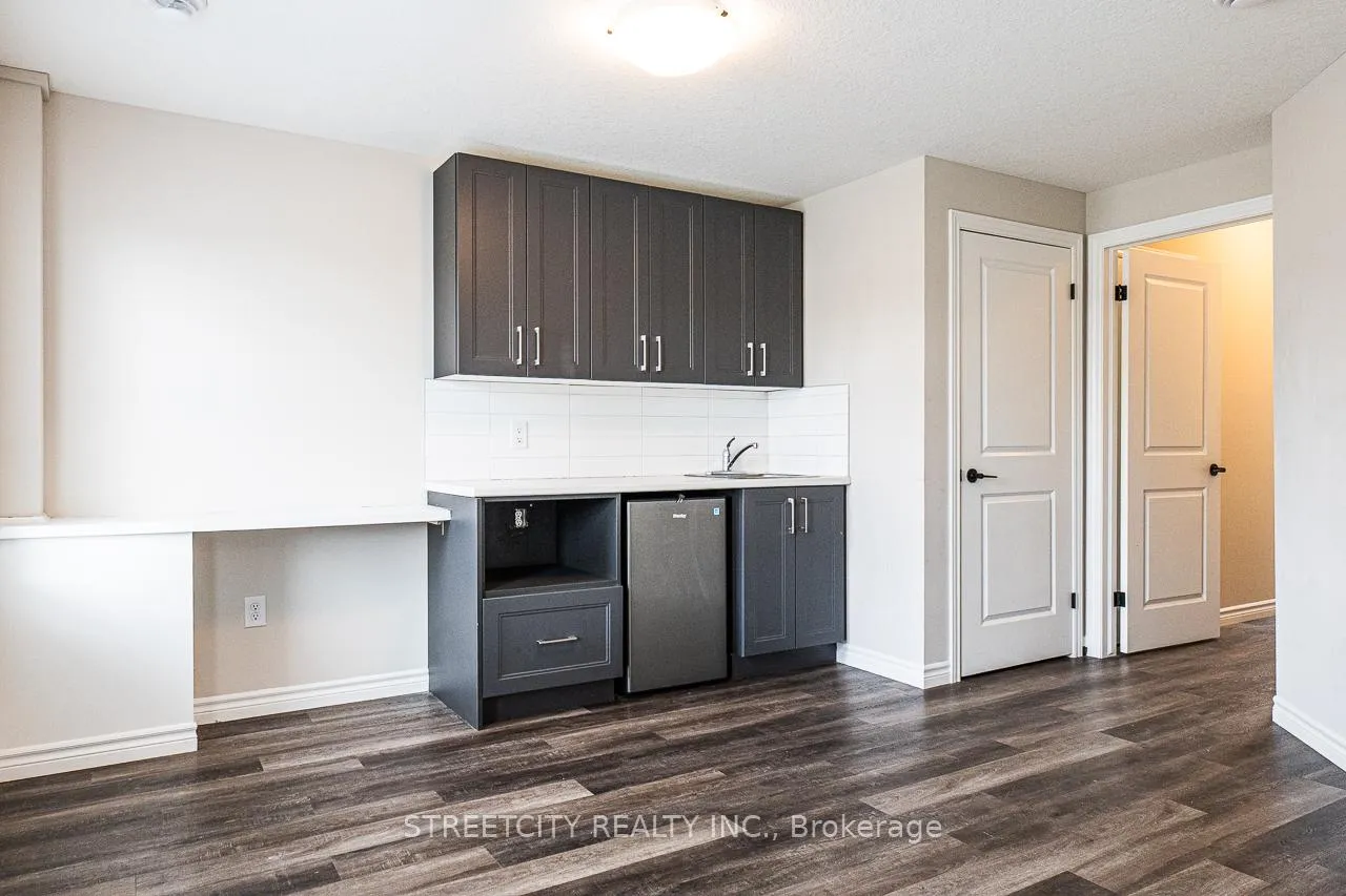 Photo 7 of 381 Callaway Road, London, North R — HOMEH