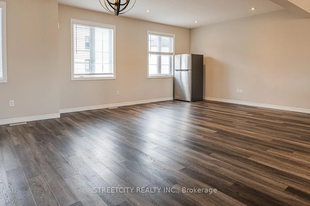 Photo 19 of 381 Callaway Road, London, North R — HOMEH