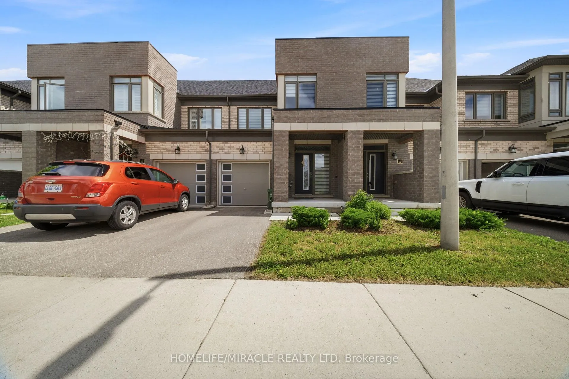 Front of Unit 32, 166 Deerpath Drive