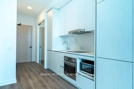 Photo 9 of Unit 621, 28 Interchange Way, Vaughan, Vaughan Corporate Centre — HOMEH