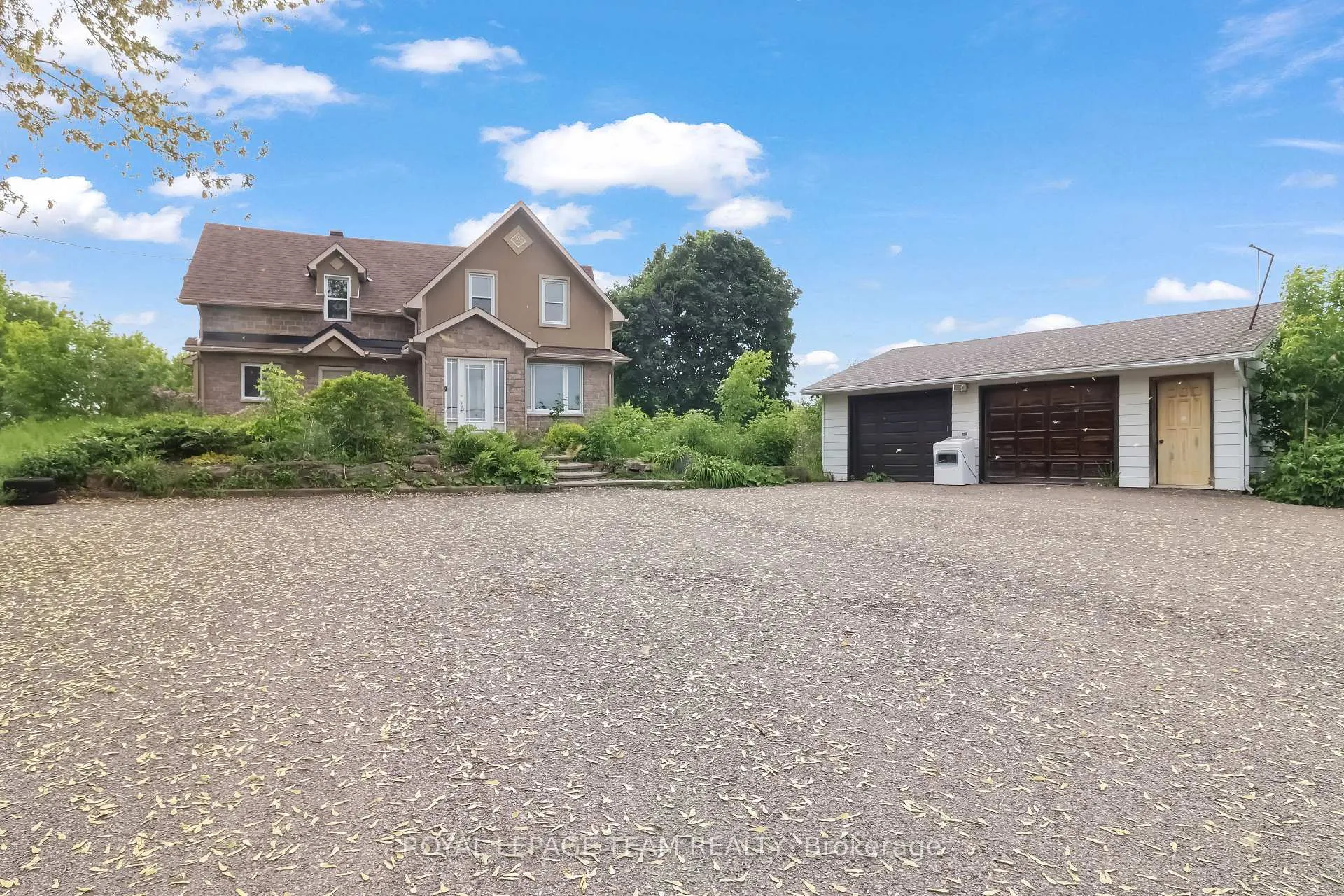 Photo 2 of 5742 Bank Street, Ottawa, Greely — HOMEH