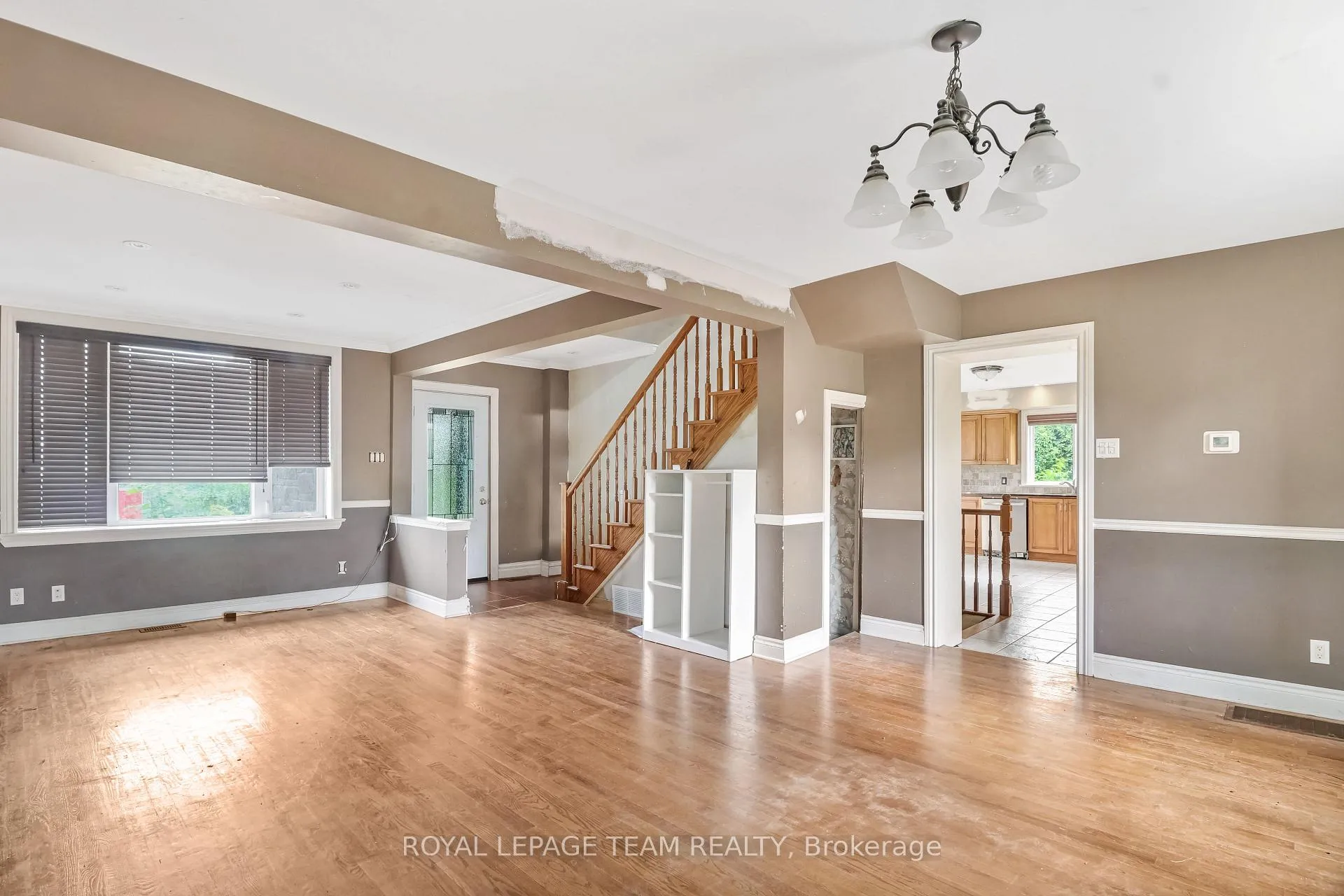 Photo 5 of 5742 Bank Street, Ottawa, Greely — HOMEH