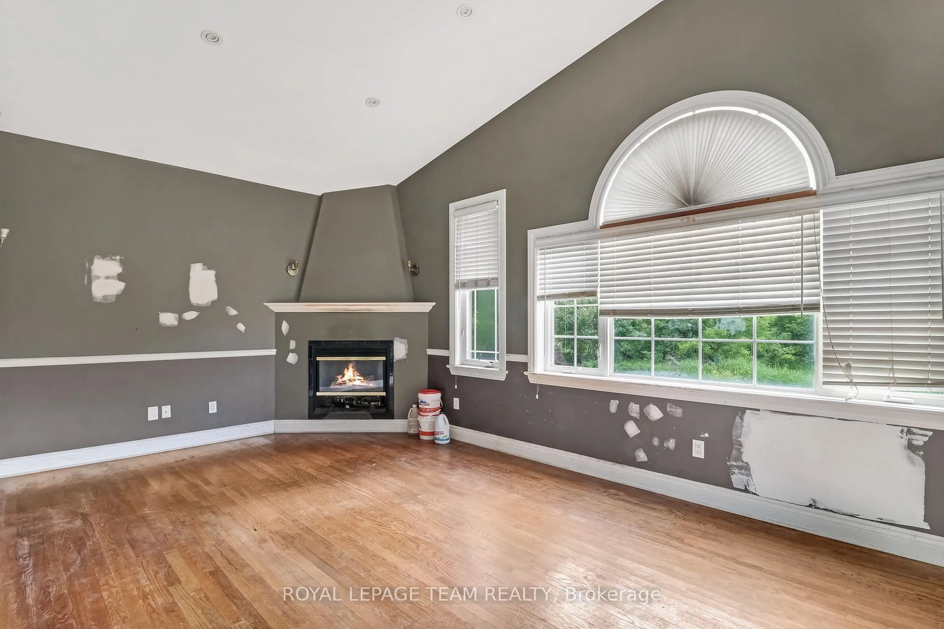 Photo 9 of 5742 Bank Street, Ottawa, Greely — HOMEH