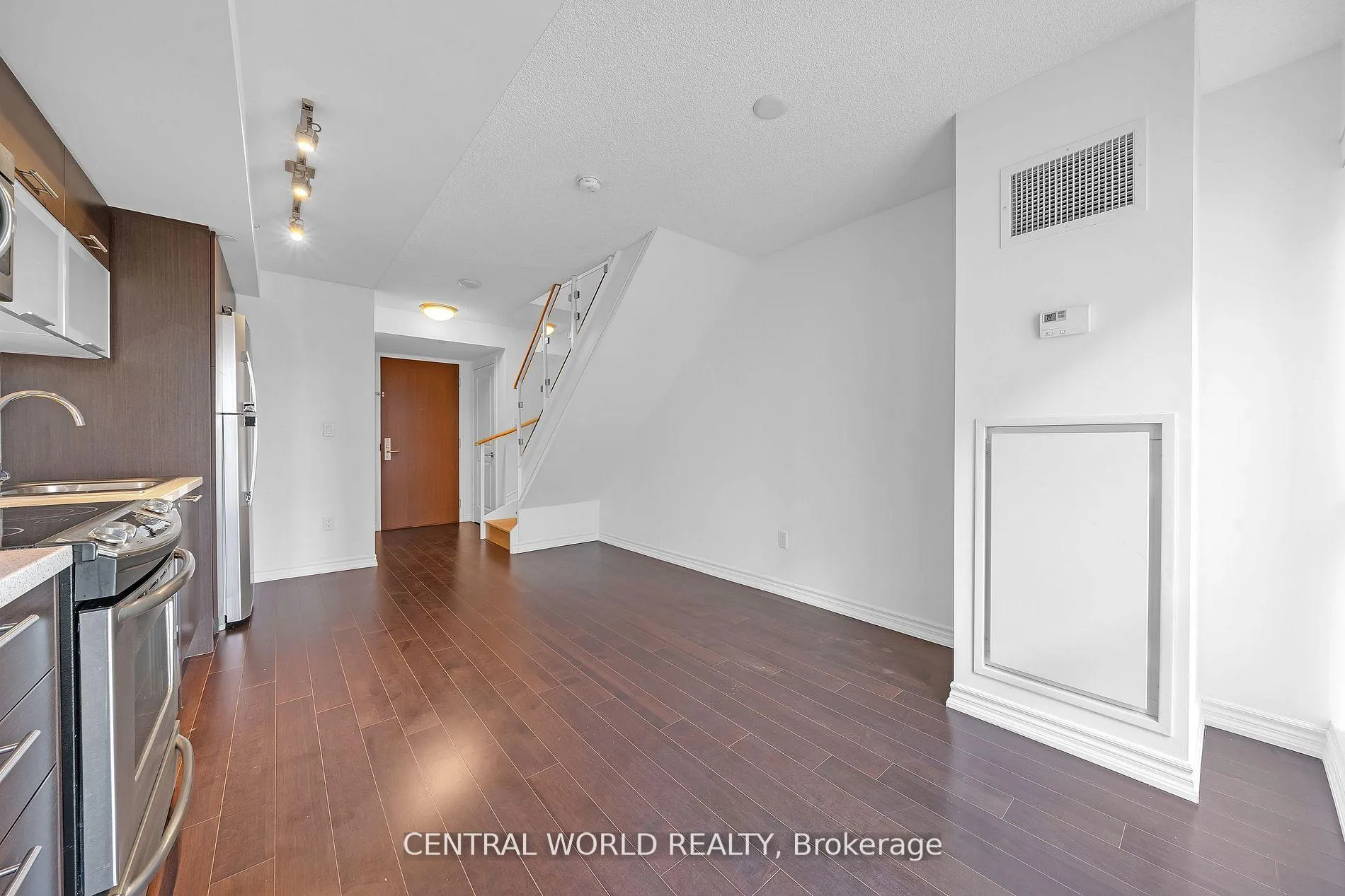 Photo 3 of Unit 1113, 386 Yonge Street, Toronto, Bay Street Corridor — HOMEH