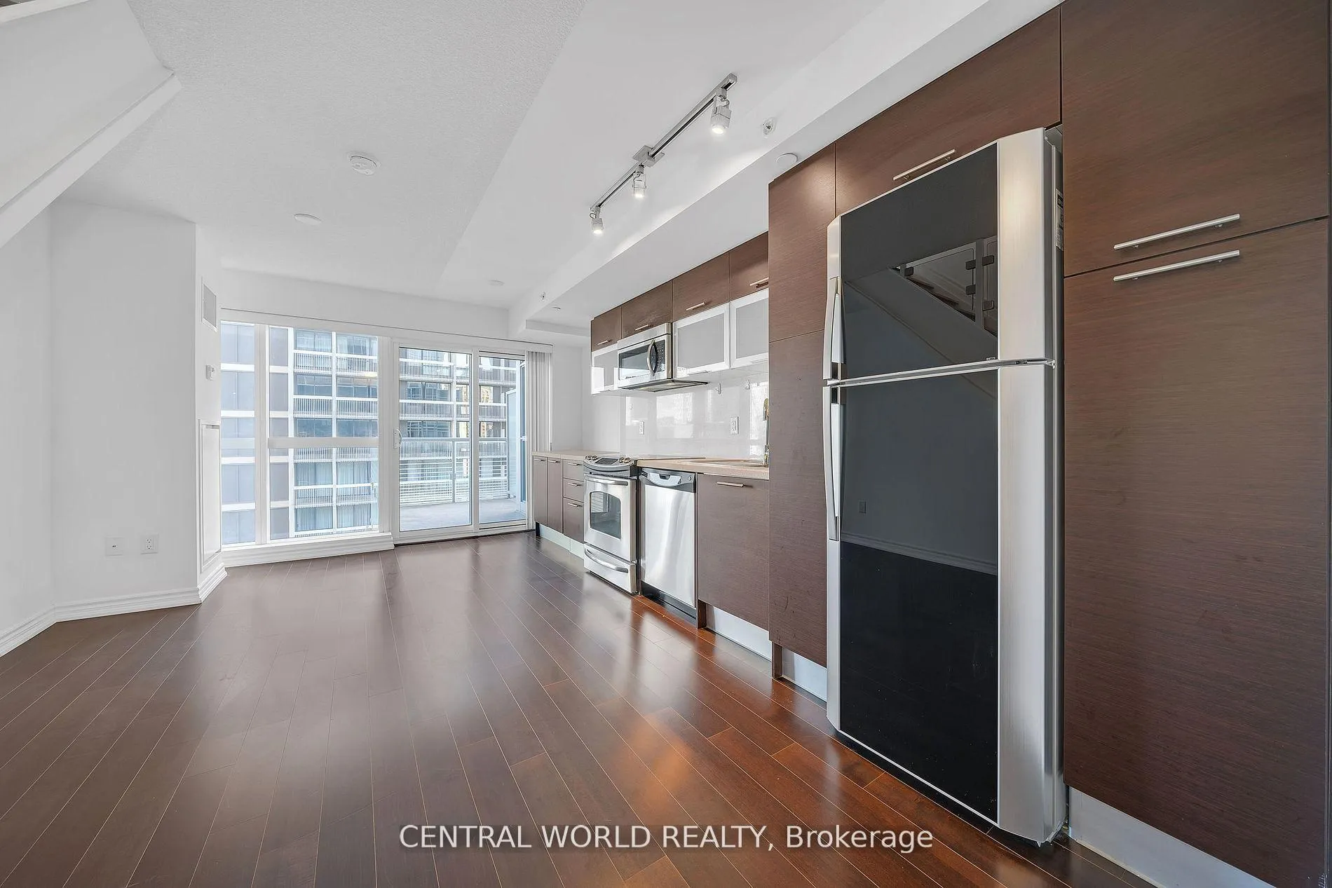 Photo 5 of Unit 1113, 386 Yonge Street, Toronto, Bay Street Corridor — HOMEH
