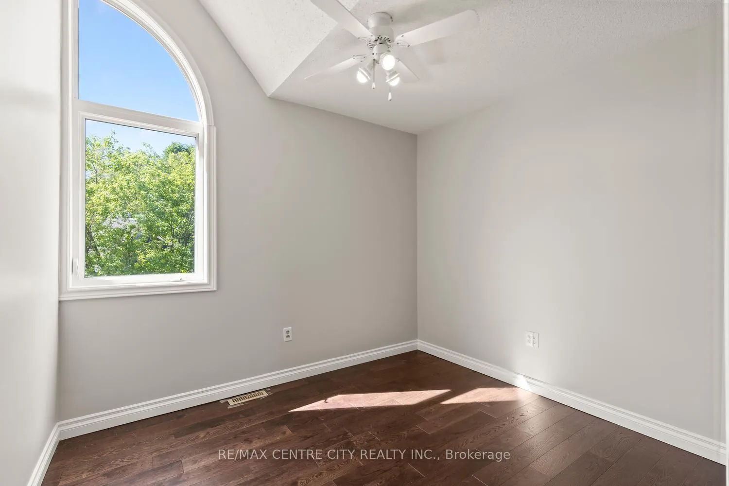 Photo 33 of Unit 42, 9 Ailsa Place, London, South J — HOMEH