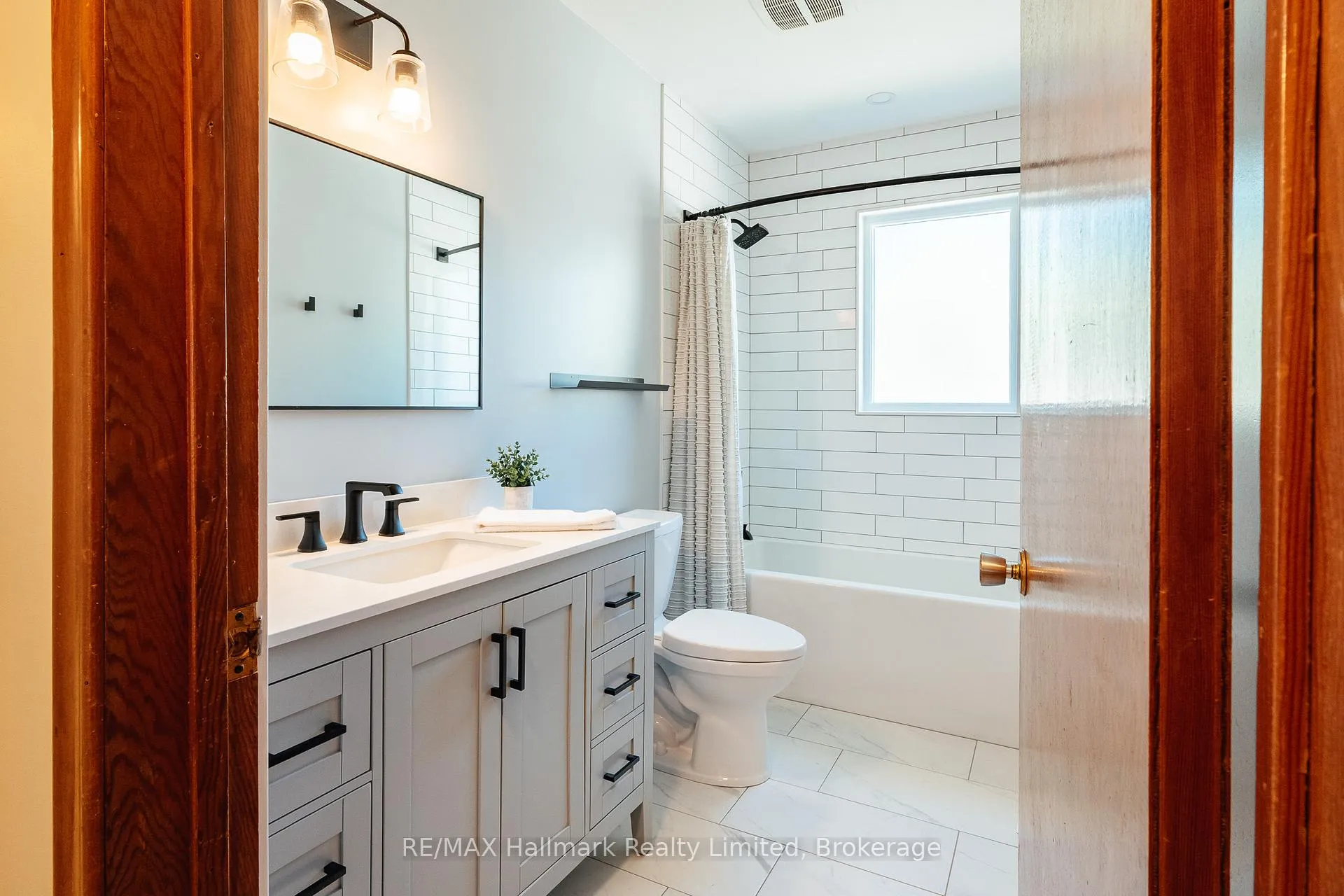 Photo 40 of 41 William Street, Guelph, St. George's — HOMEH