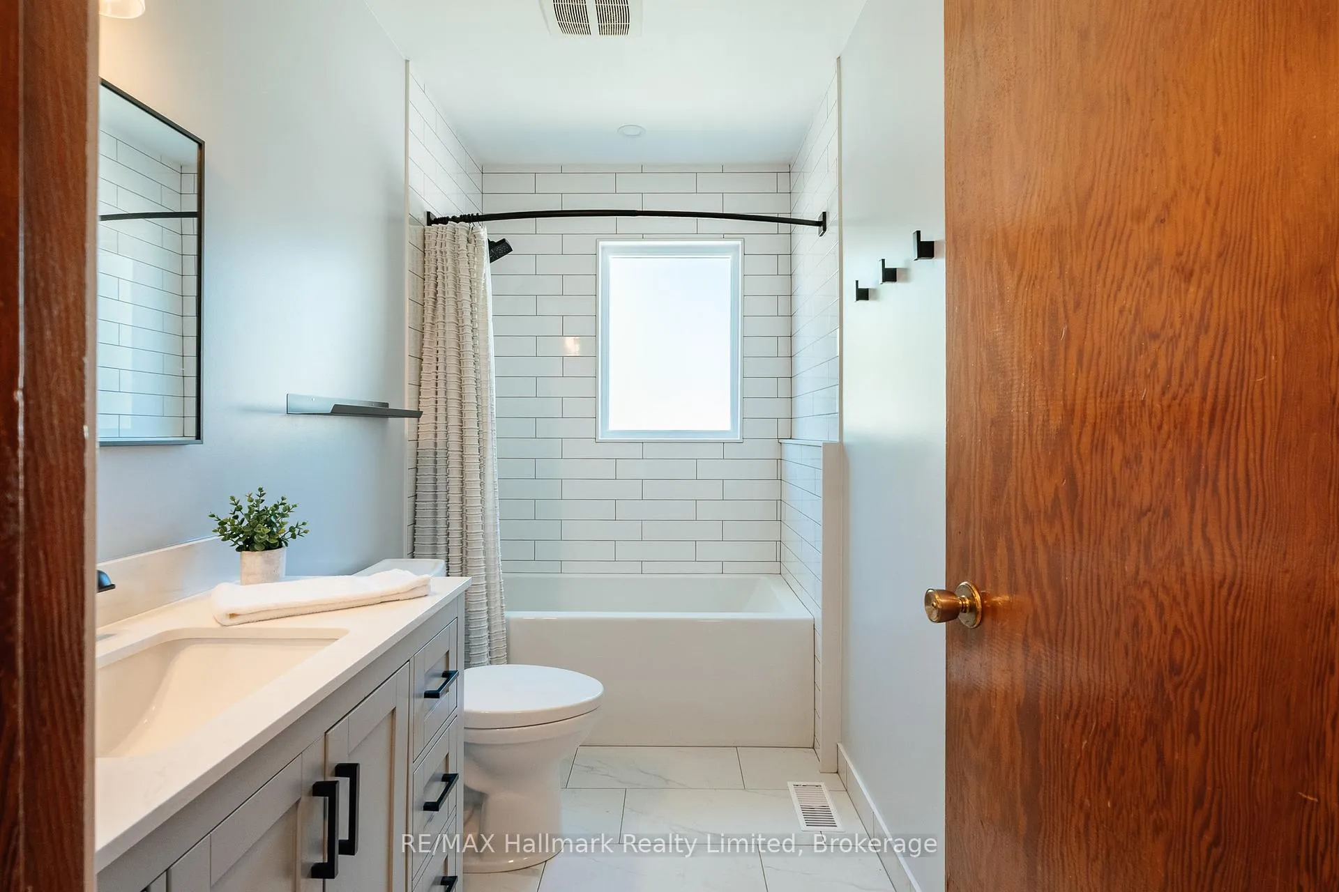 Photo 67 of 41 William Street, Guelph, St. George's — HOMEH