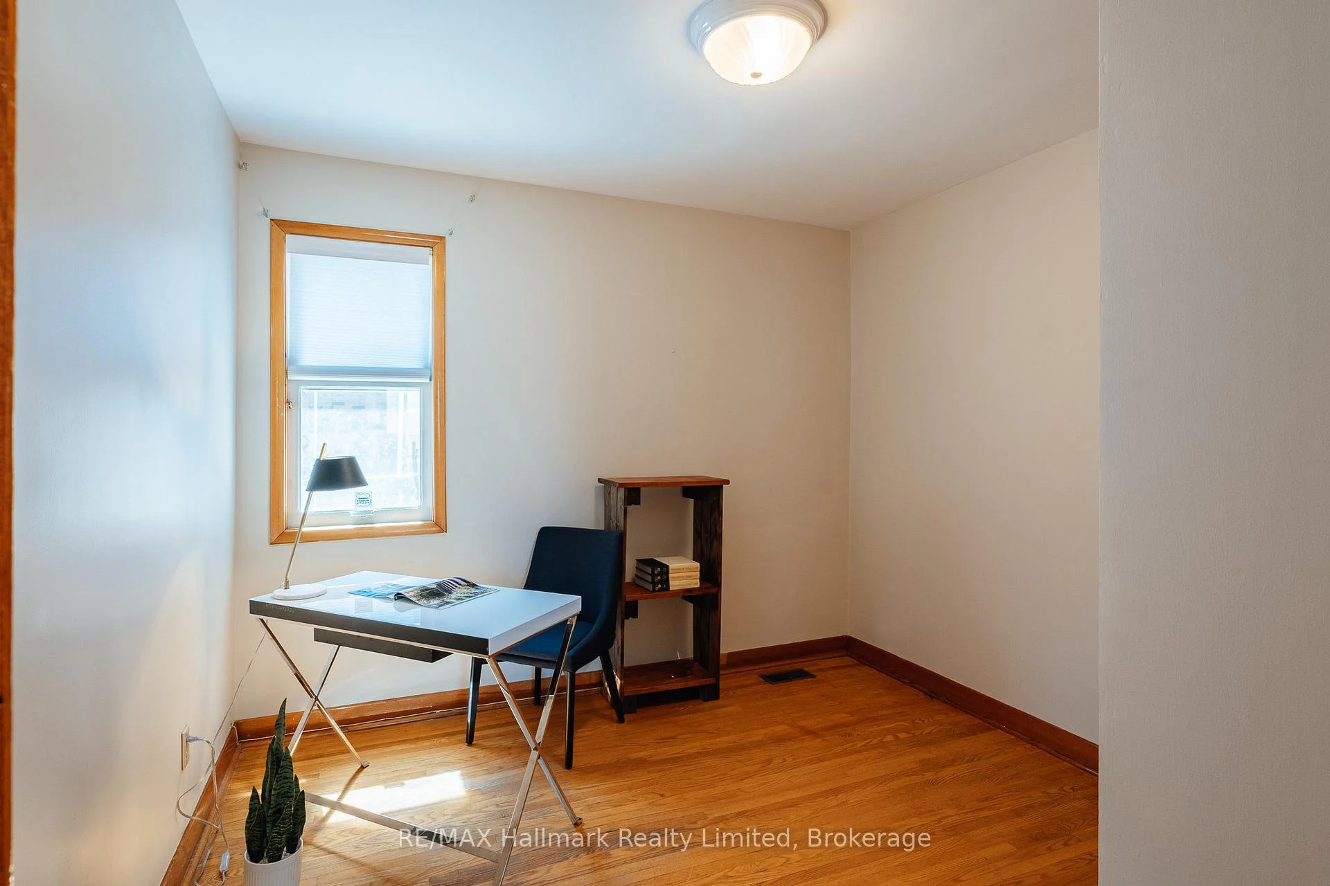 Photo 20 of 41 William Street, Guelph, St. George's — HOMEH