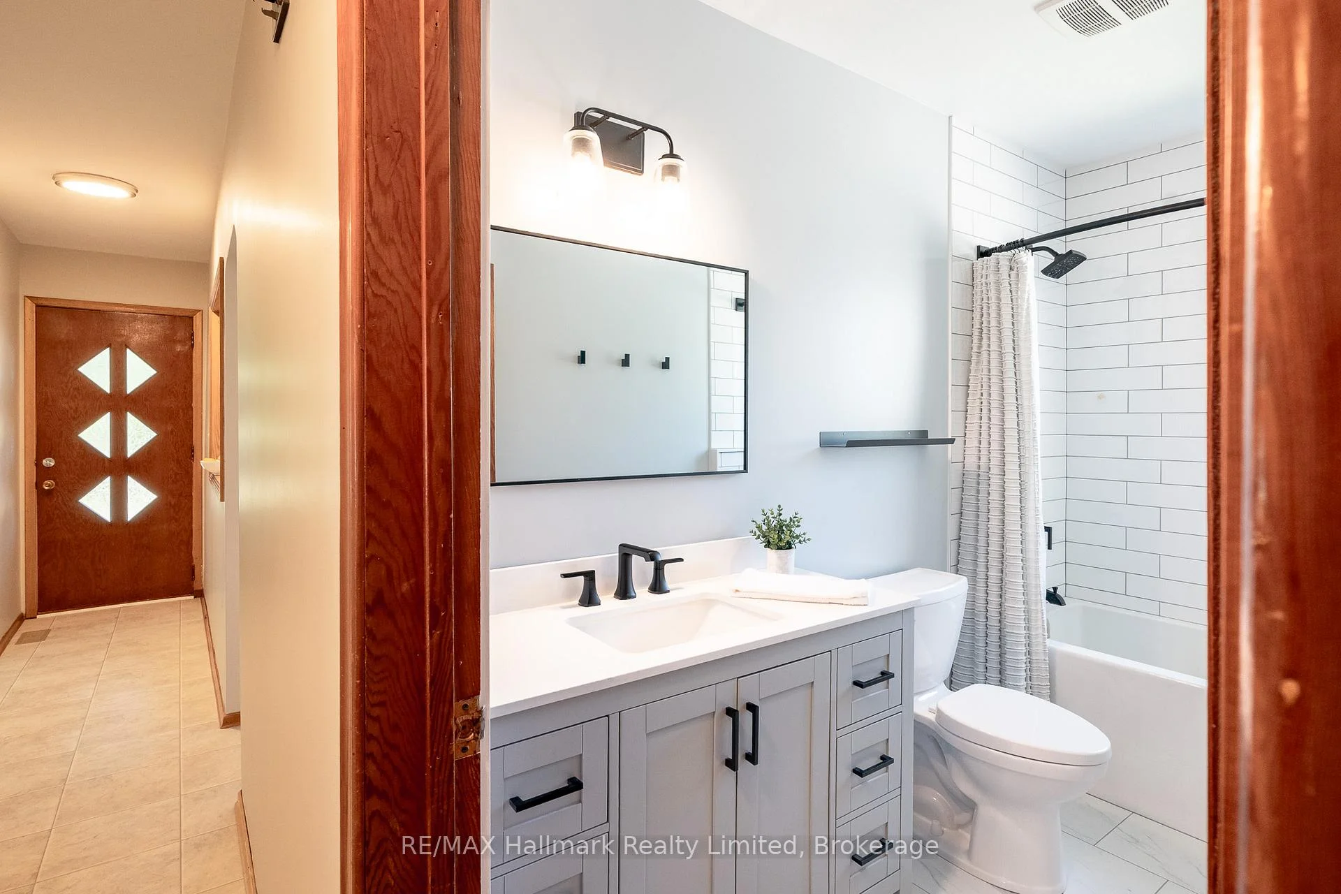 Photo 21 of 41 William Street, Guelph, St. George's — HOMEH