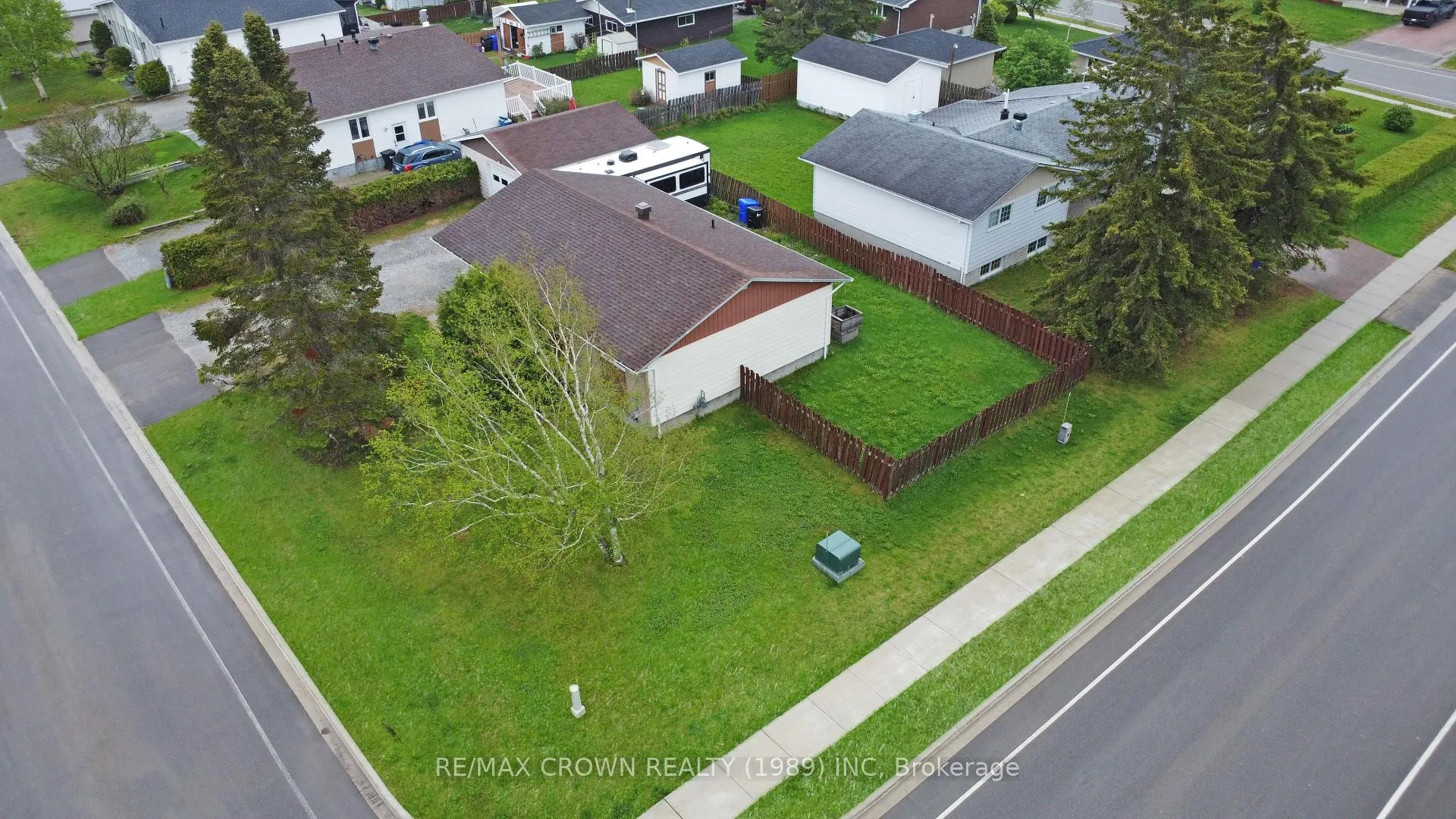 Photo 5 of 1 Pearson Drive, Hearst — HOMEH