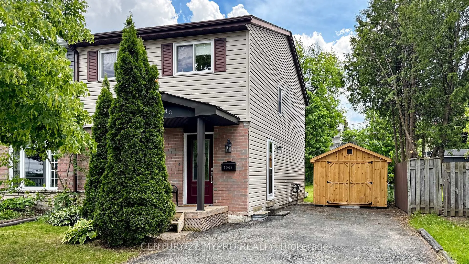 Photo 2 of 1043 12TH Street E, Owen Sound — HOMEH