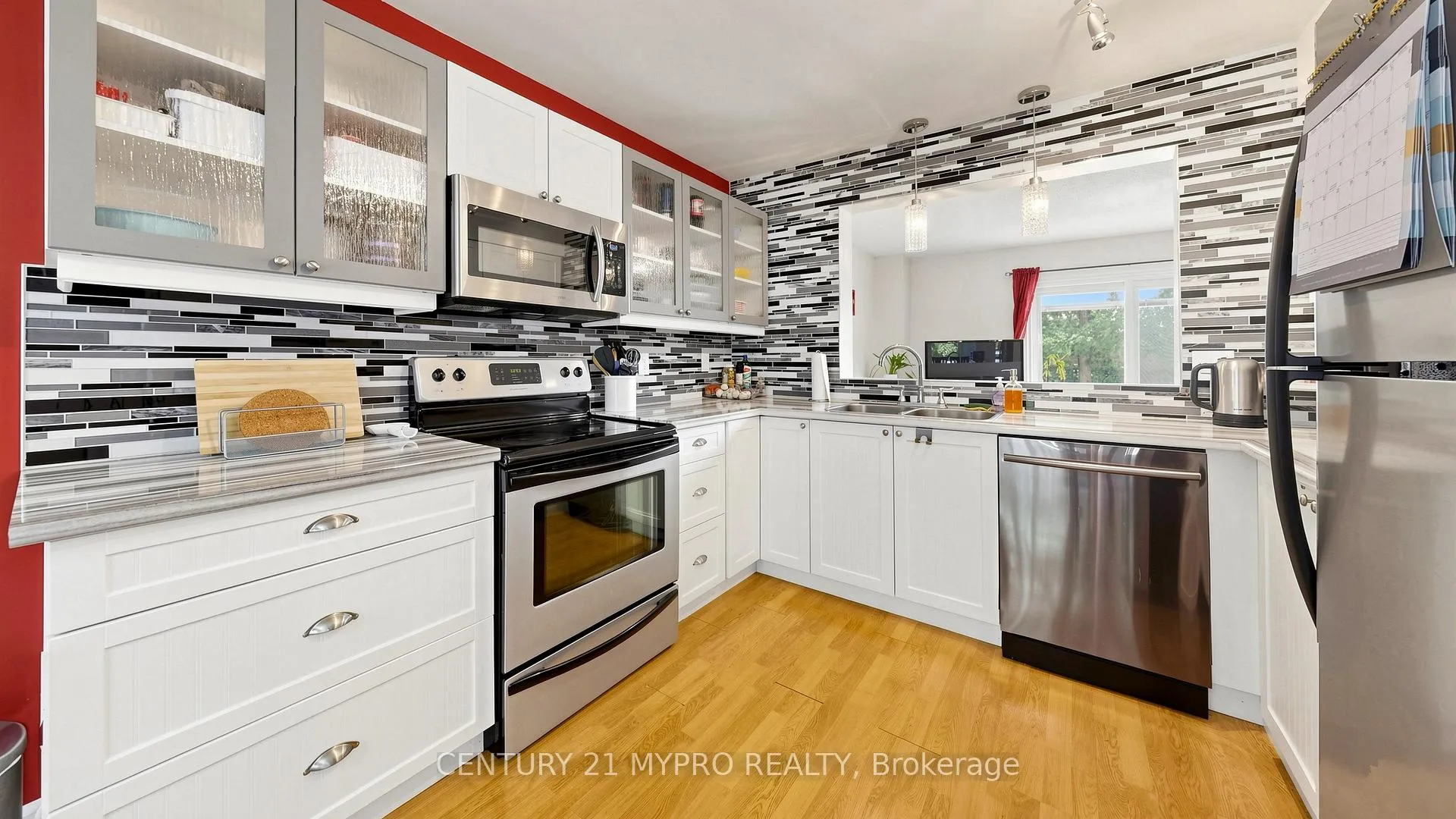 Photo 7 of 1043 12TH Street E, Owen Sound — HOMEH