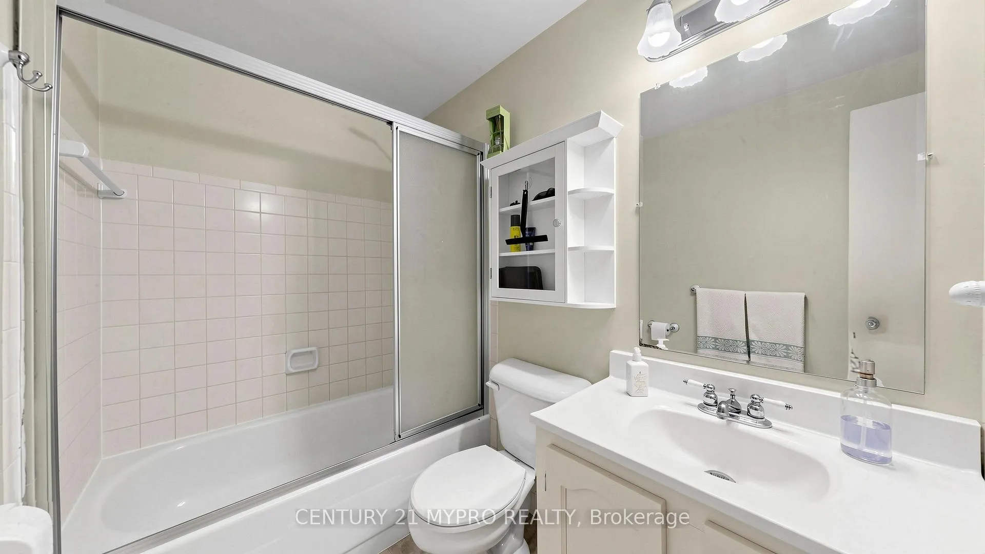 Photo 21 of 1043 12TH Street E, Owen Sound — HOMEH