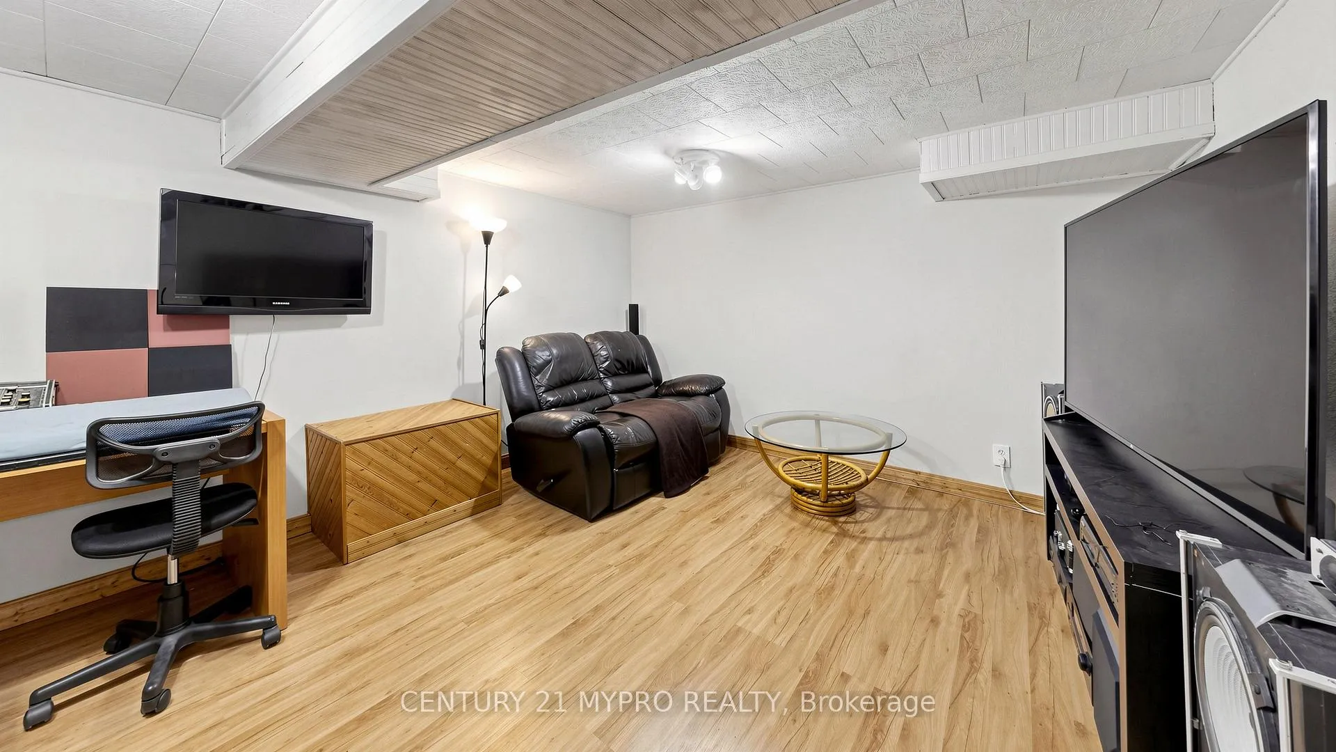 Photo 24 of 1043 12TH Street E, Owen Sound — HOMEH
