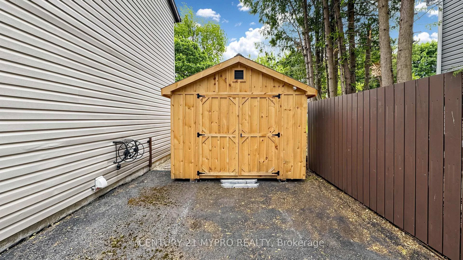 Photo 38 of 1043 12TH Street E, Owen Sound — HOMEH