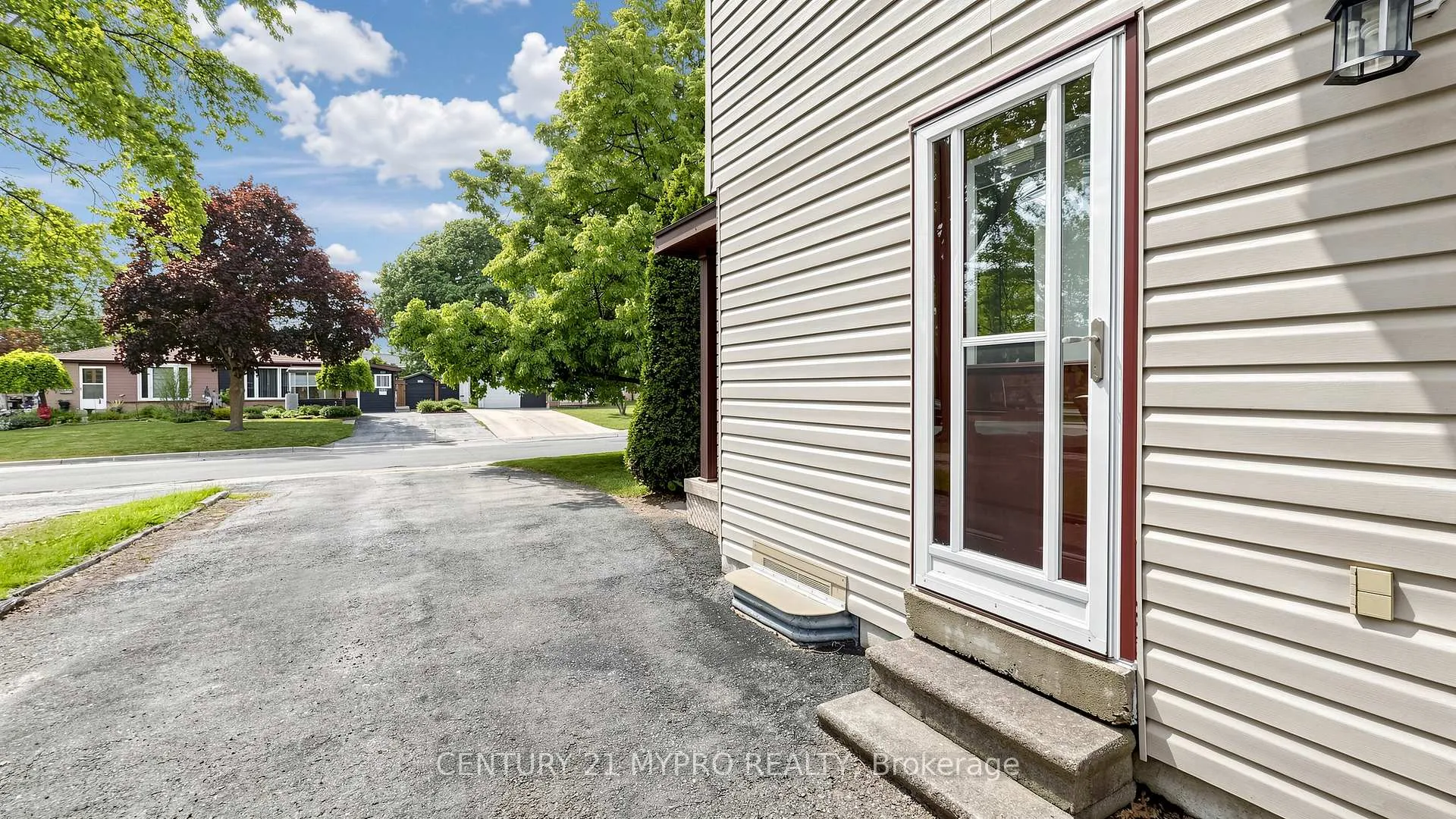 Photo 41 of 1043 12TH Street E, Owen Sound — HOMEH