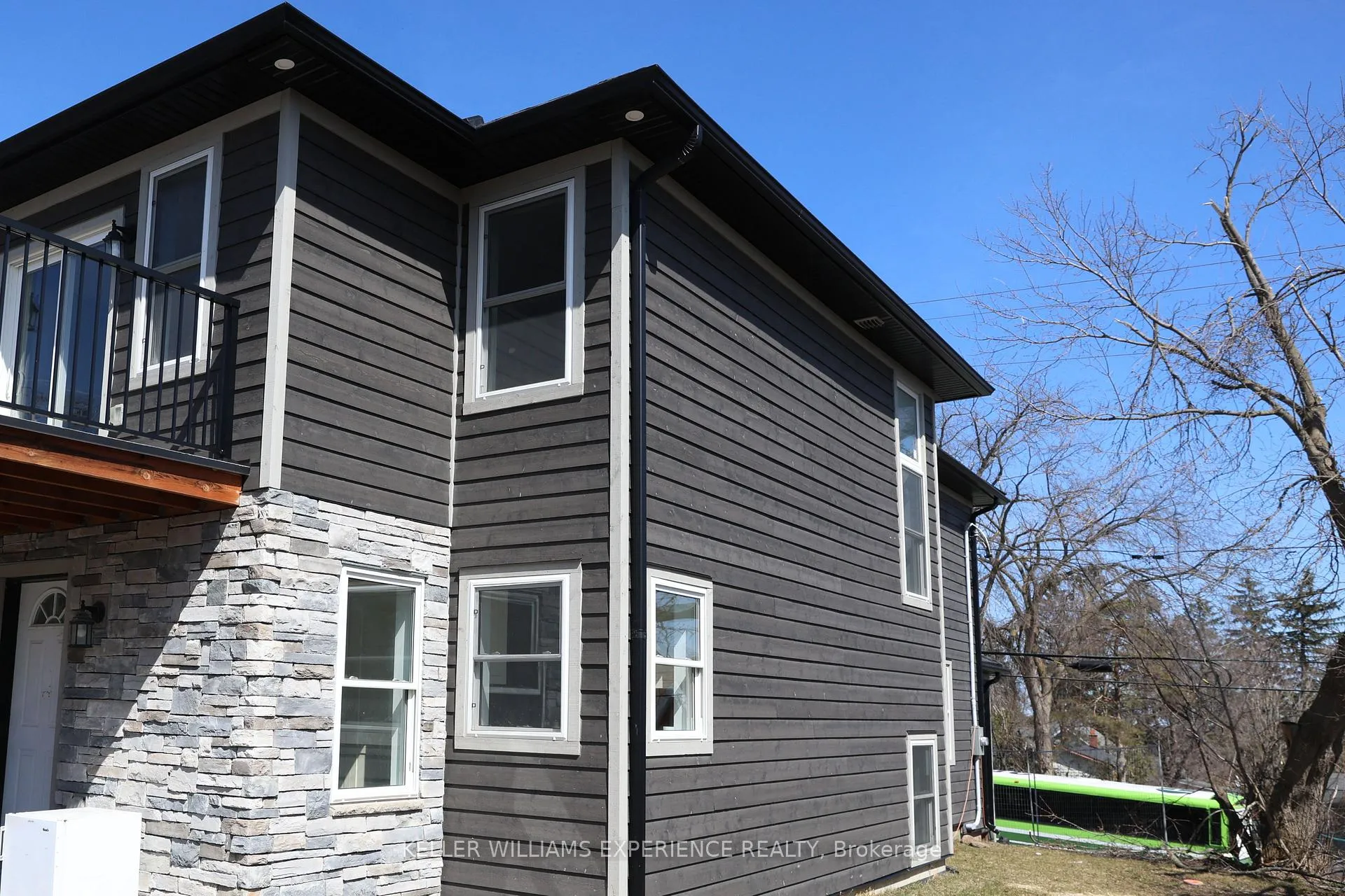 Photo 3 of 2233 4th Line, Innisfil, Churchill — HOMEH