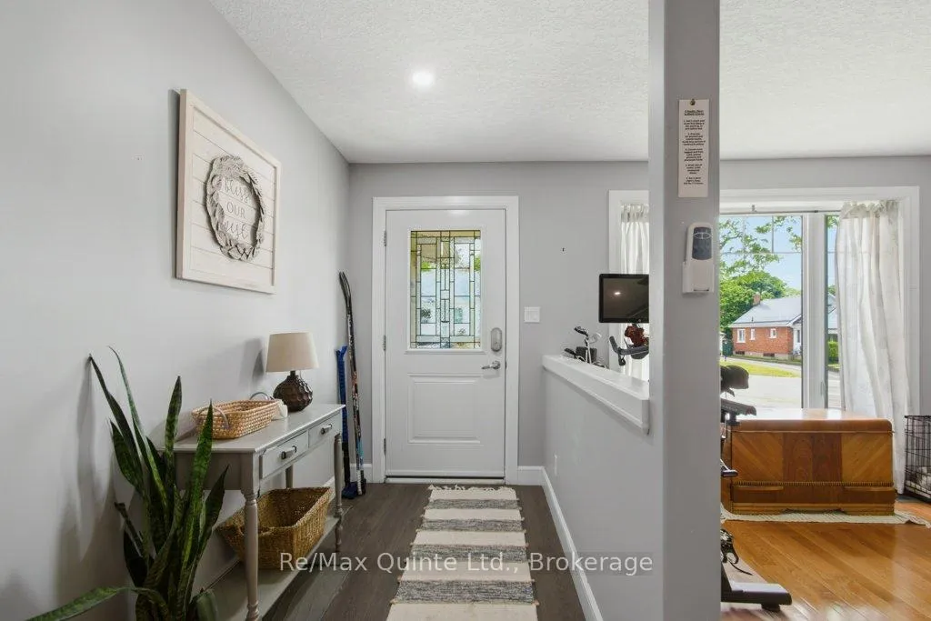 Photo 3 of 74 Gordon Street, Belleville, Belleville Ward — HOMEH
