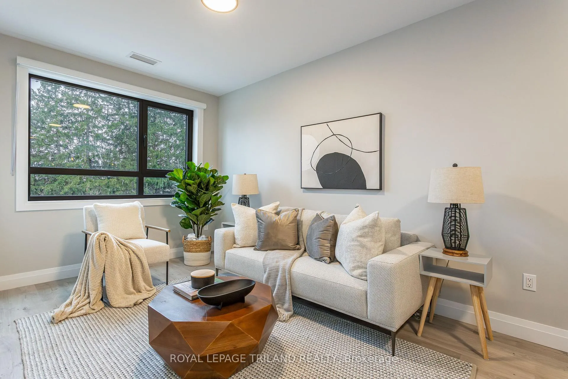 Photo 5 of Unit 407, 1405 Stackhouse Avenue, London, North C — HOMEH