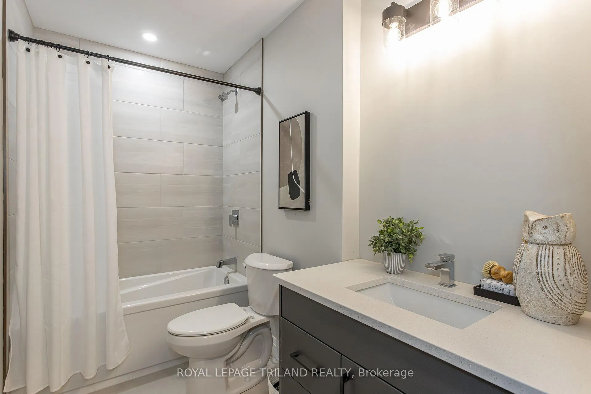 Photo 7 of Unit 407, 1405 Stackhouse Avenue, London, North C — HOMEH