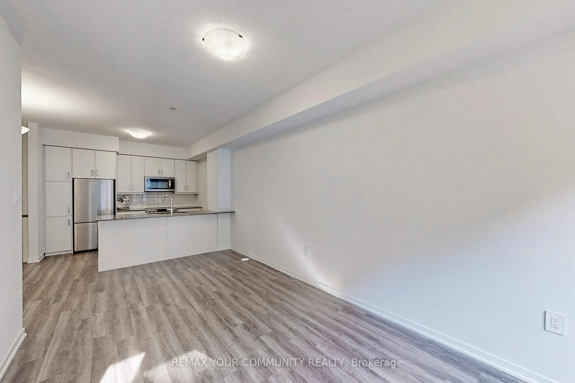 Photo 7 of Unit 20, 11 Honeycrisp Crescent, Vaughan, Concord — HOMEH