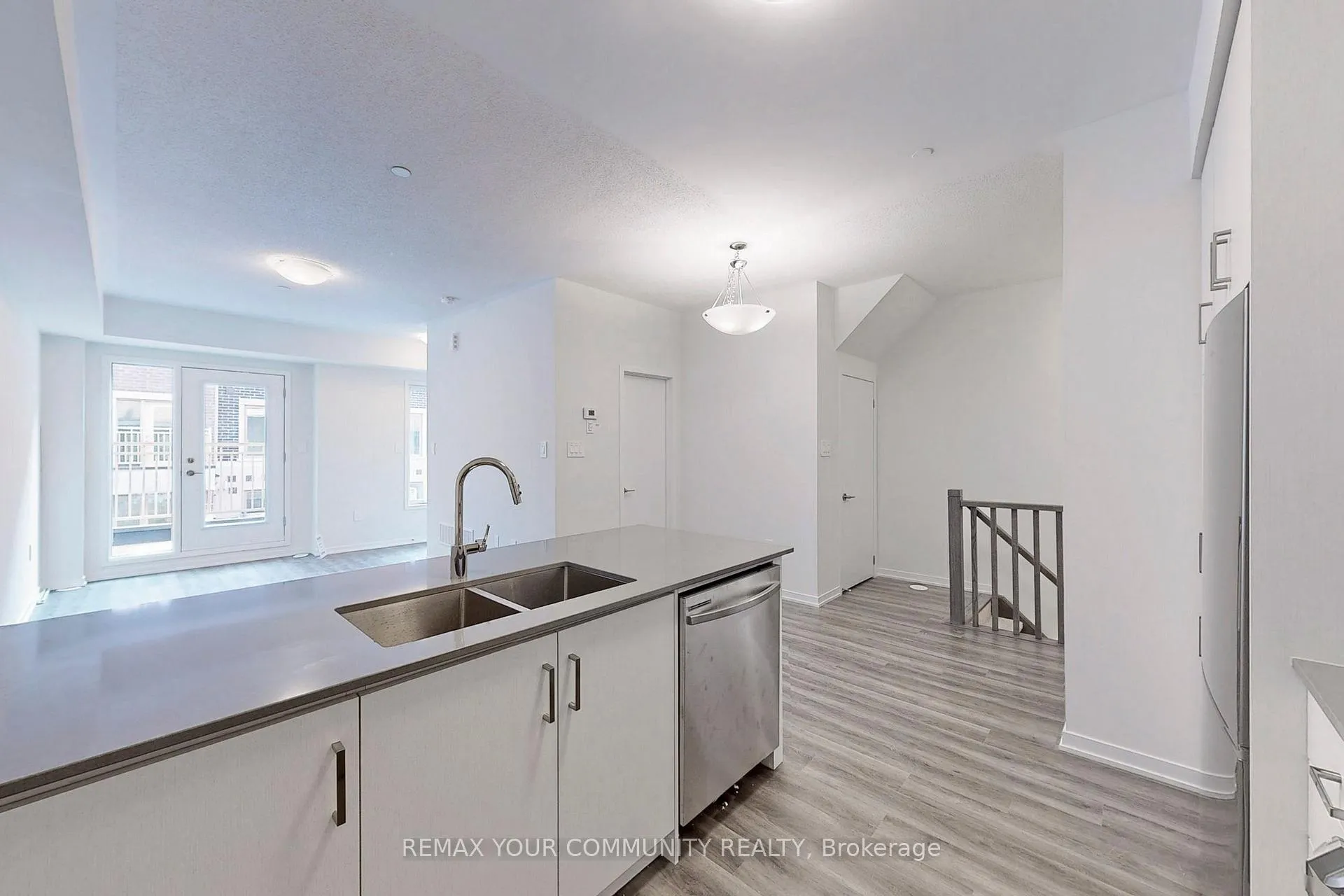 Photo 11 of Unit 20, 11 Honeycrisp Crescent, Vaughan, Concord — HOMEH
